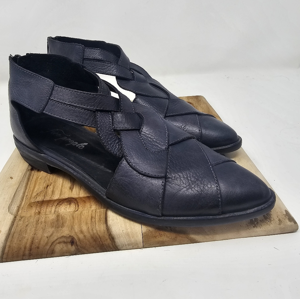 FREE PEOPLE. Made in Spain. Espadrille. Dark Slate woven. 39. 8-8.5.